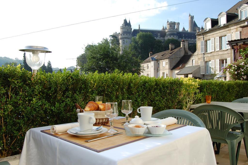 Aux Bles D'Or Hotel Pierrefonds Værelse billede