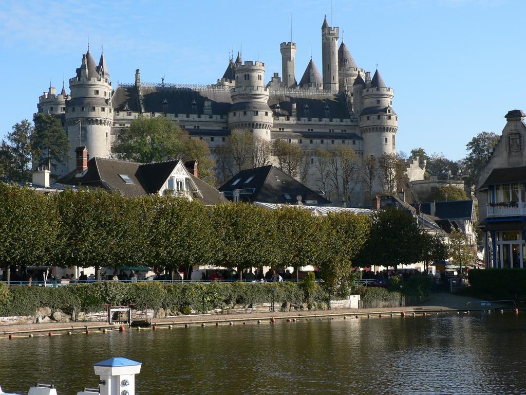 Aux Bles D'Or Hotel Pierrefonds Værelse billede